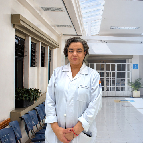 DRA. JOANNA PAEZ 2 Dra. Joanna Páez Iturralde